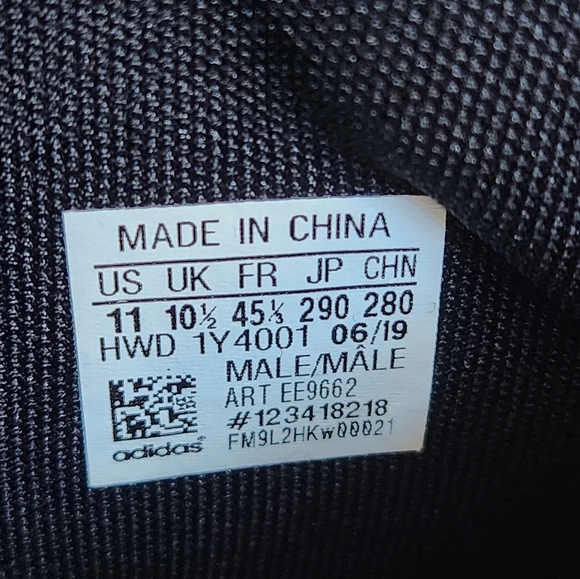 Adidas Mens size 11 Blk Red  Mid High rise shoes - Picture 3 of 4